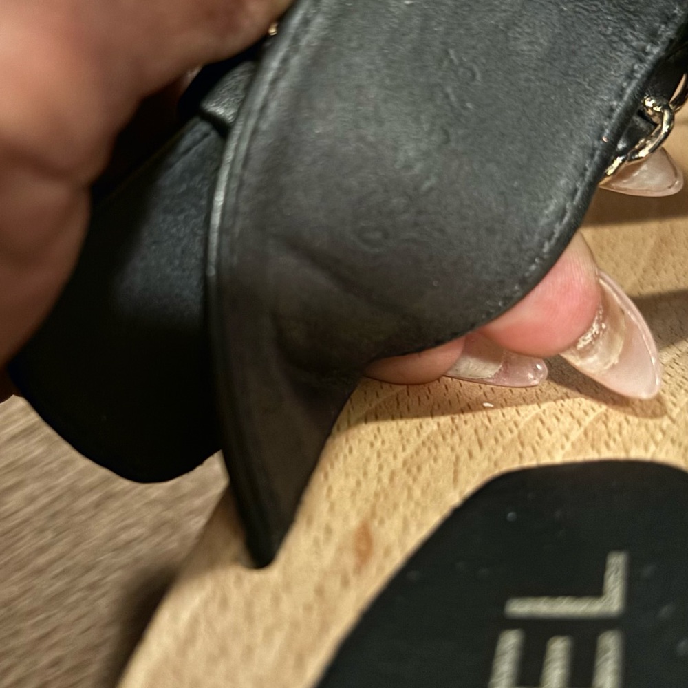 CHANEL Black Leather Sandals - Picture 6 of 11